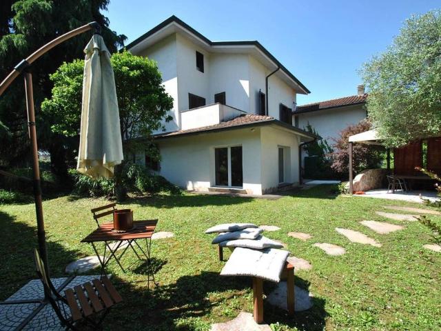 Villa Indipendente in vendita a Oreno, Vimercate