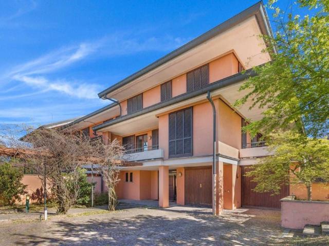 Villa Indipendente in vendita a Cusago, Lombardia