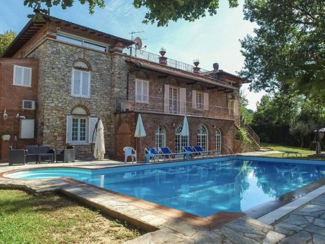 Villa Indipendente in vendita a Monsummano Alto, Monsummano Terme