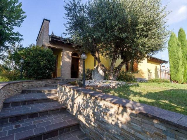 Villa Indipendente in vendita a Cremona, Lombardia