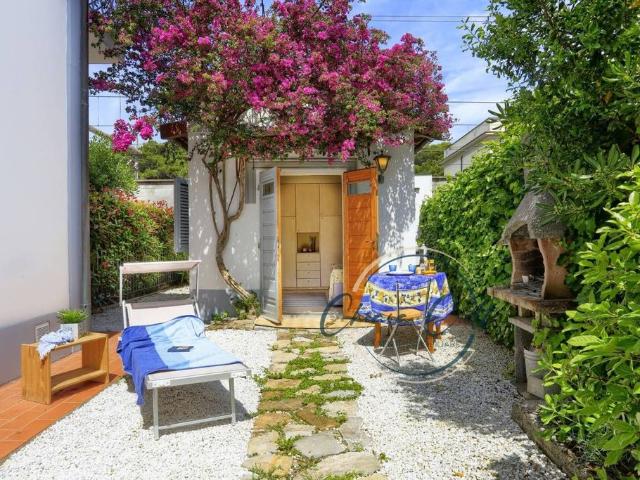 Villa Indipendente in vendita a Quercianella, Livorno