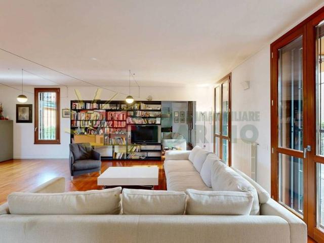 Villa Indipendente in vendita a Cernusco Sul Naviglio, Lombardia