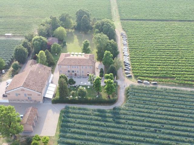 Villa Indipendente in vendita a Sabbione, Re
