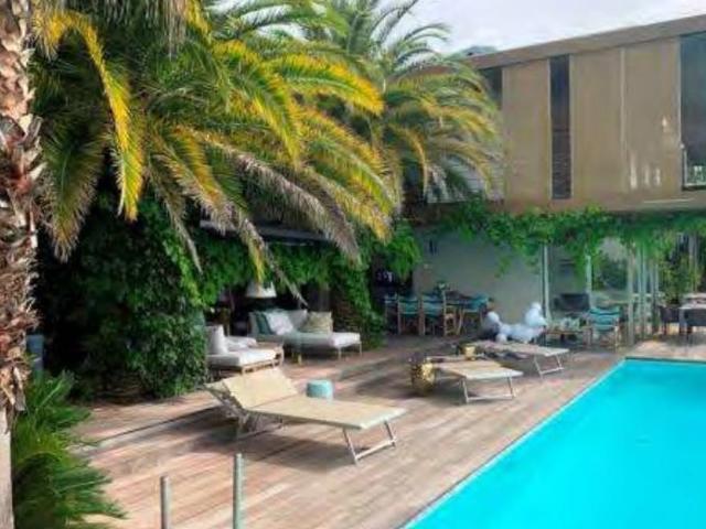 Villa Indipendente in vendita a Comunità Montana Parco Alto Garda bresciano, Gardone Riviera