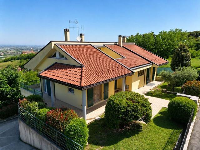 Villa Indipendente in vendita a Unione dei comuni Valle del Savio, Montiano