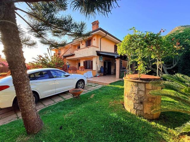 Villa Indipendente in vendita a Sperlonga, Lazio