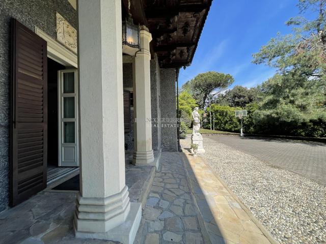 Villa Indipendente in vendita a Montesiro, Besana In Brianza