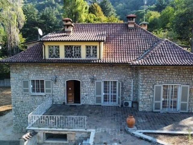 Villa Indipendente in vendita a Zona Centro, Brescia