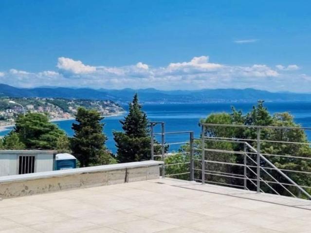 Villa Indipendente in vendita a San Giacomo, Varazze