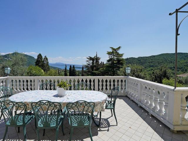 Villa Indipendente in vendita a Comunità Montana Parco Alto Garda bresciano, Salò