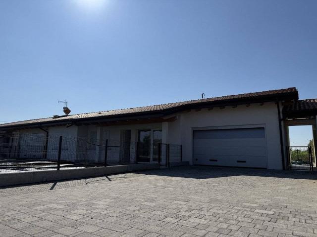 Villa Indipendente in vendita a Castel D'azzano, Veneto