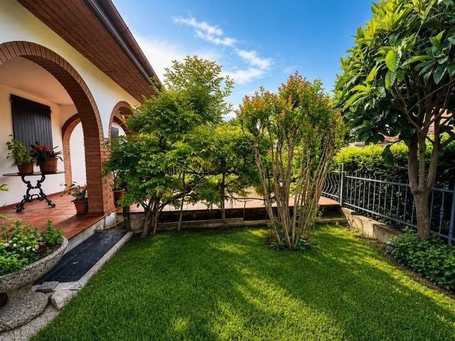Villa Indipendente in vendita a Nuovo Circondario Imolese, Castel San Pietro Terme
