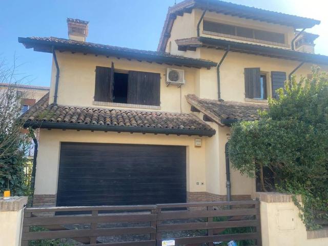 Villa Indipendente in vendita a Ravenna, Reggio Emilia