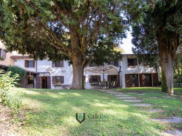 Villa Indipendente in vendita a Valdonega, Verona