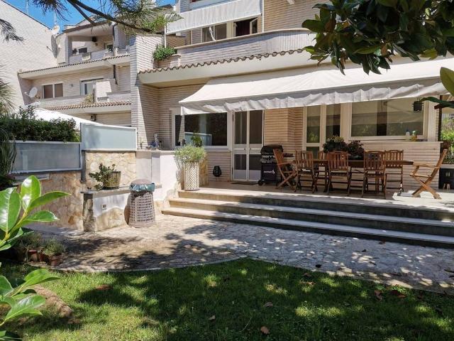 Villa Indipendente in vendita a Terracina, Lazio