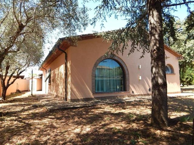 Villa Indipendente in vendita a Cecina, Toscana