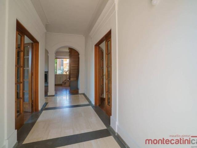 Villa Indipendente in vendita a Montecatini Terme, Toscana