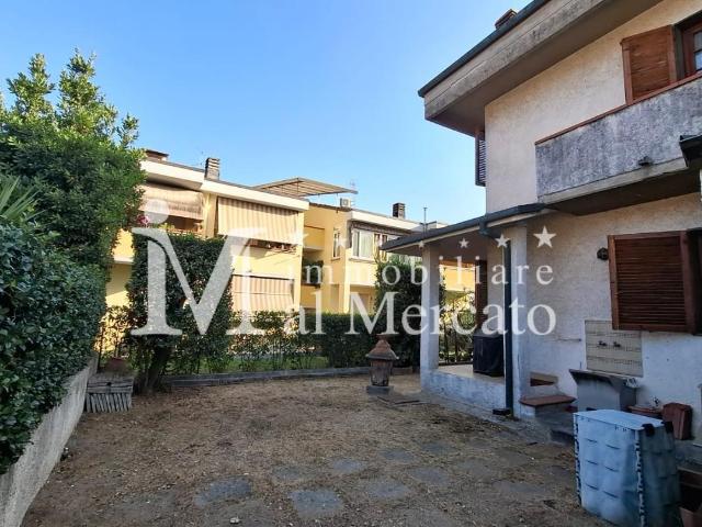 Villa Indipendente in vendita a Torre del Lago Puccini, Viareggio