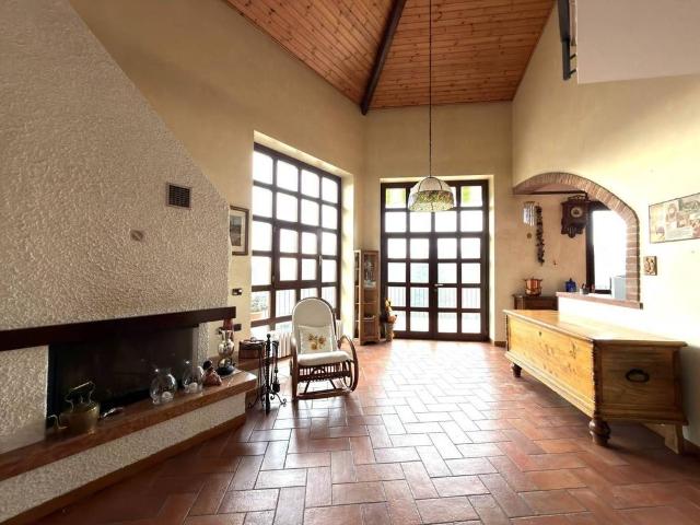 Villa Indipendente in vendita a Usmate Velate, Usmate