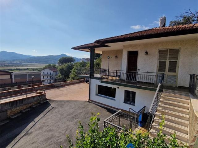 Villa Indipendente in vendita a Villanova D'albenga, Liguria
