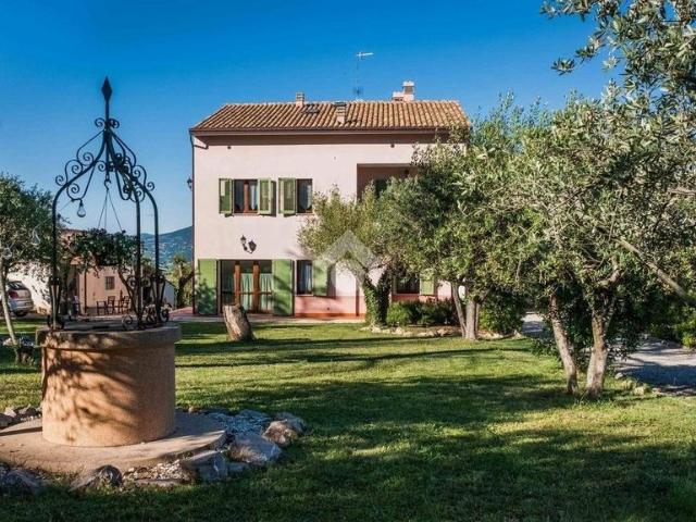 Villa Indipendente in vendita a Cannara, Umbria