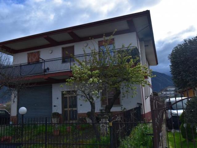 Villa Indipendente in vendita a Teggiano, Campania