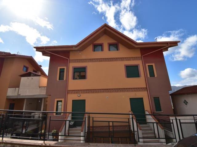 Villa Indipendente in vendita a Sala Consilina, Campania
