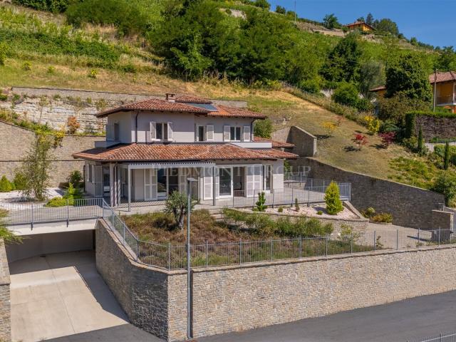 Casa in vendita a Santo Stefano Belbo, Cuneo