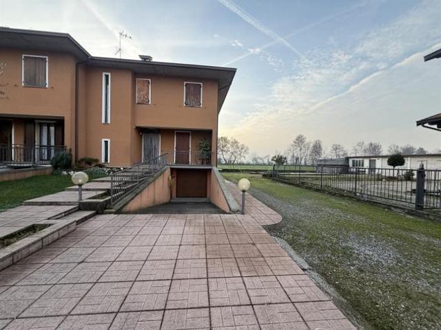 Villa Indipendente in vendita a Torre Pallavicina, Lombardia