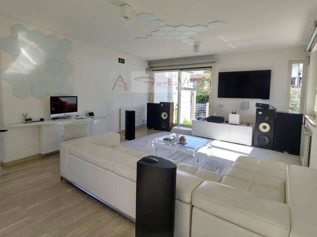 Villa Indipendente in vendita a Camaiore, Toscana