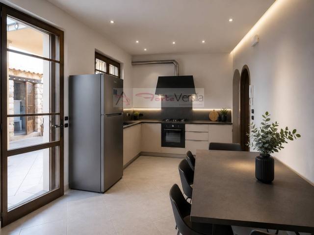 Villa Indipendente in vendita a Tonfano, Toscana