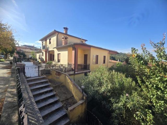 Villa Indipendente in vendita a Tempio Pausania, Sassari