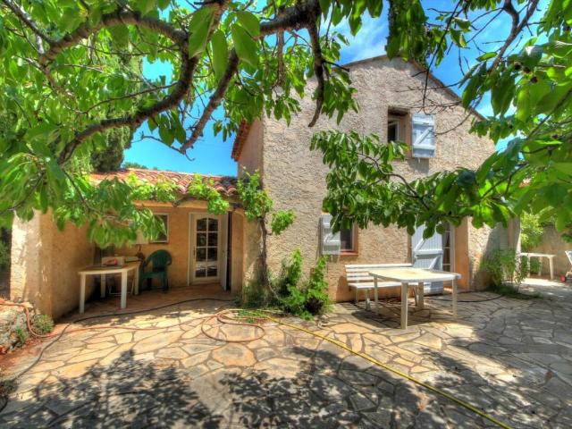 Villa vente à Centre ville, Aups