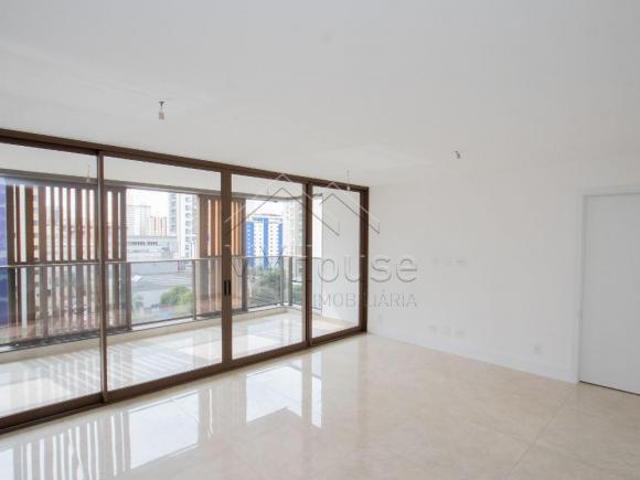 Apartamento venda em Região Geográfica Imediata do Distrito Federal, Região Integrada de Desenvolvimento do Distrito Federal e Entorno