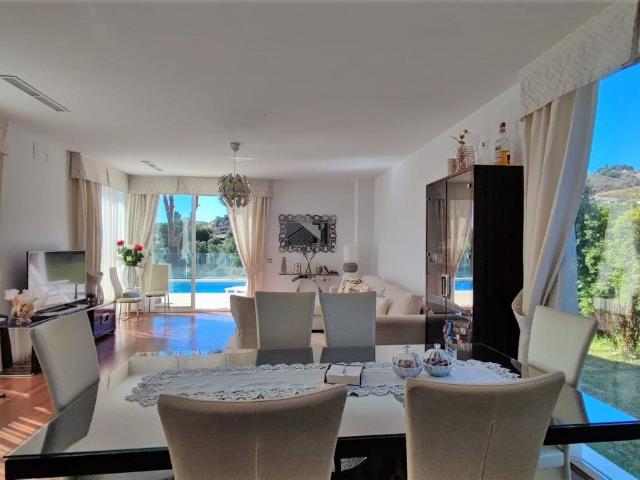 Casa en venta en La Cala del Moral, La Axarquía
