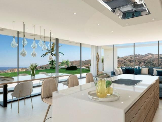 Casa en venta en La Cala del Moral, La Axarquía