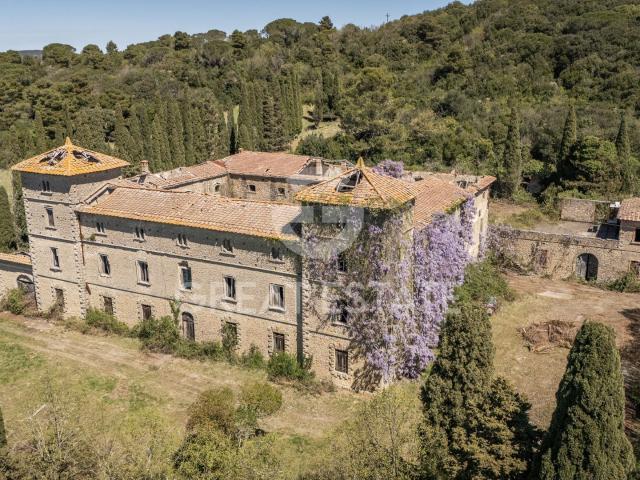 Casa in vendita a Larderello, Toscana