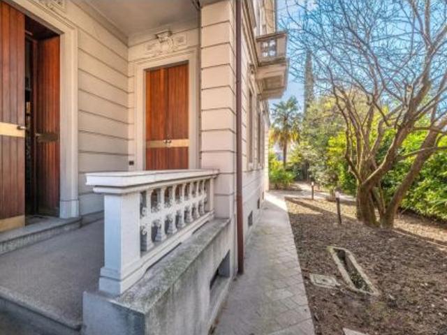 Villa Indipendente in vendita a San Martino, Como