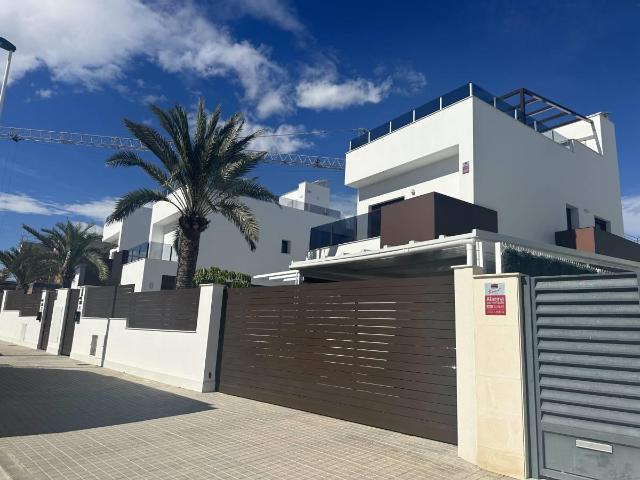 Casa en venta en la Marina, el Baix Vinalopó