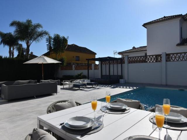 Chalet en alquiler en Rícmar, Costa del Sol Occidental