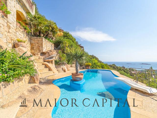 Villa Indipendente in vendita a Arzachena