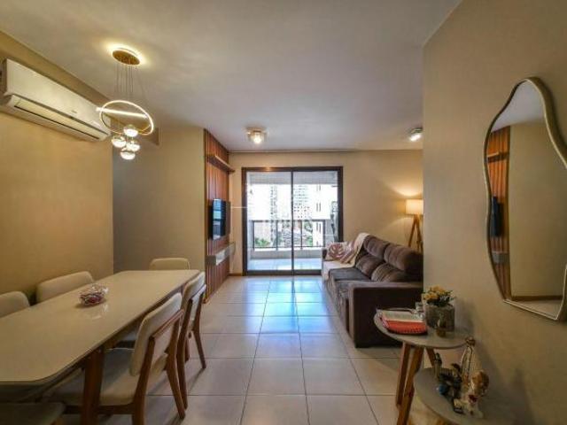 Apartamento venda em Região Geográfica Imediata do Distrito Federal, Região Integrada de Desenvolvimento do Distrito Federal e Entorno