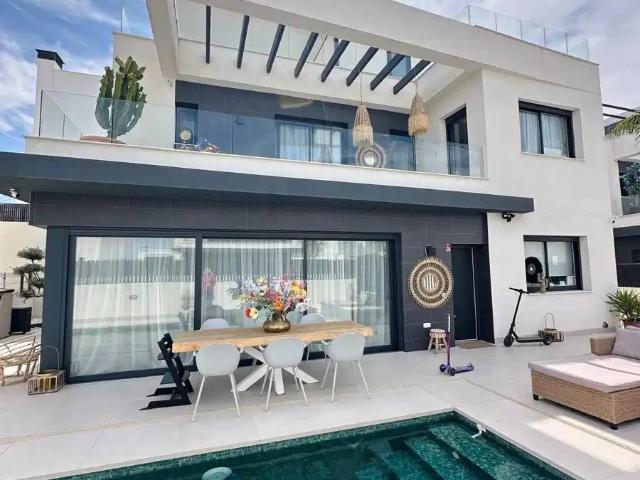 Casa en venta en l'Alcoià, Valencia