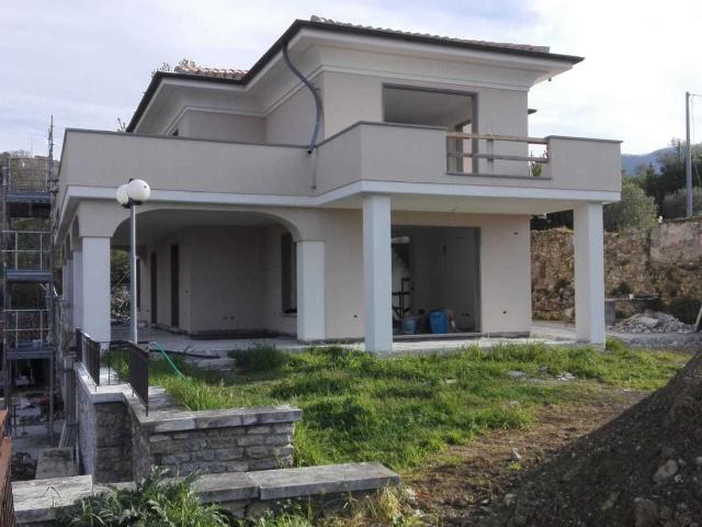 Villa Indipendente in vendita a Unione di comuni Montana Lunigiana, Fosdinovo