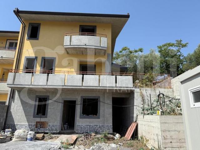 Villa Indipendente in vendita a San Nicolò, Aci Catena