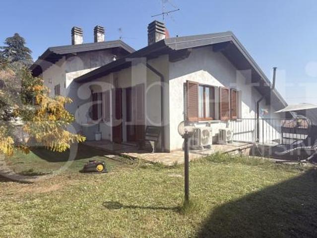 Villa Indipendente in vendita a Albavilla, Lombardia