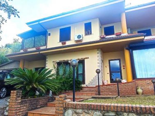 Villa Indipendente in vendita a Calabria, Catanzaro