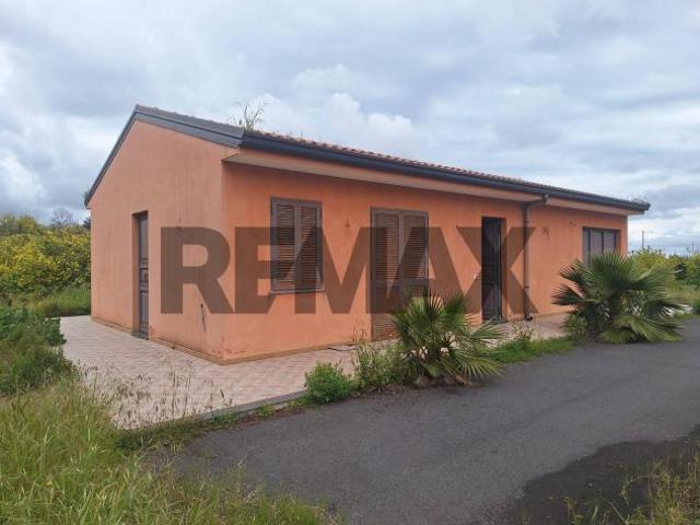 Villa Indipendente in affitto a Aci Sant'antonio, Sicilia