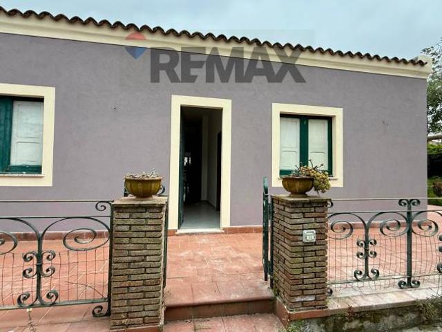 Villa Indipendente in vendita a Acireale, Sicilia