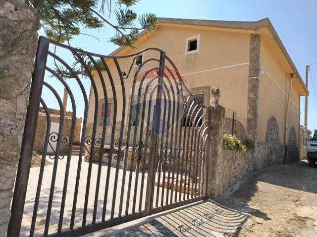 Villa Indipendente in vendita a Piazza, Sicilia